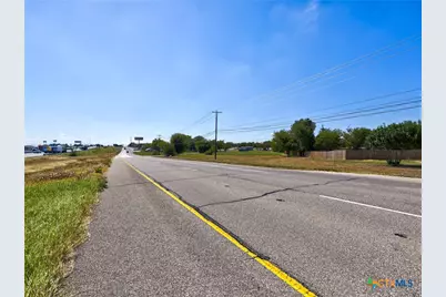 205 E Avenue G, Jarrell, TX 76537 - Photo 13