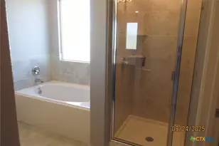 125 Greatest Gift Wy, Jarrell, TX 76537 - Photo 17