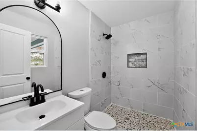 104 East Avenue, Florence, TX 76527 - Photo 11