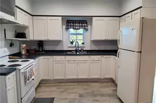 309 N 10th St, Gatesville, TX 76528 - Photo 7