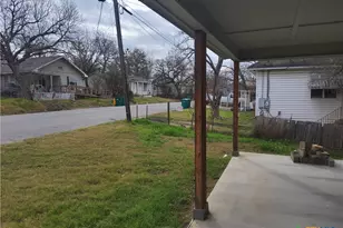 309 N 10th St, Gatesville, TX 76528 - Photo 31