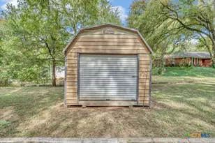 3900 Fox Ridge Rd, Lorena, TX 76655 - Photo 31