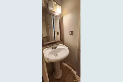 604 Davis Street, Edna, TX 77957 - Photo 19