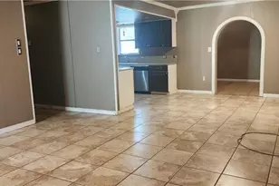 604 Davis St, Edna, TX 77957 - Photo 3