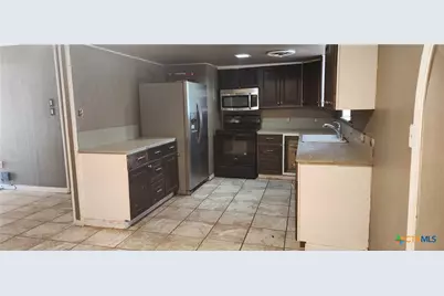 604 Davis Street, Edna, TX 77957 - Photo 5