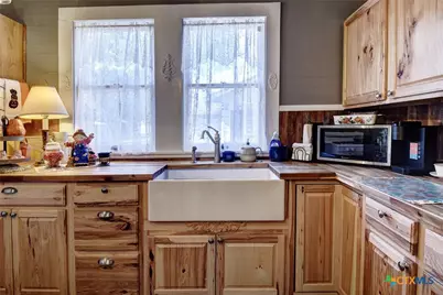 116 S Avenue, Shiner, TX 77984 - Photo 17