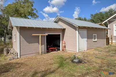 116 S Avenue, Shiner, TX 77984 - Photo 29
