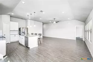 1117 Amber Lk, Seguin, TX 78155 - Photo 3