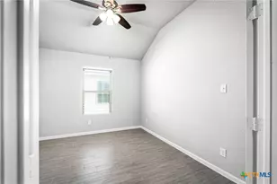 1117 Amber Lk, Seguin, TX 78155 - Photo 15
