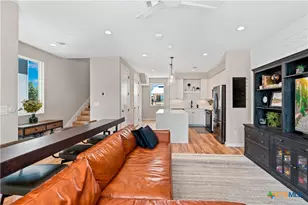 1208 N Academy Ave, New Braunfels, TX 78130 - Photo 7