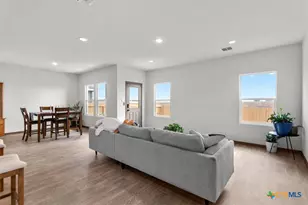 410 Kayden Pt, New Braunfels, TX 78130 - Photo 7