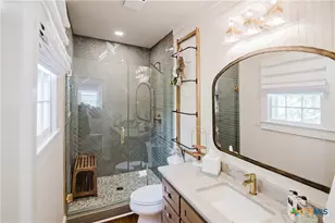 213 W Broadway St, Cuero, TX 77954 - Photo 17