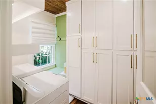 213 W Broadway St, Cuero, TX 77954 - Photo 11