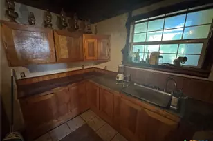 90 Jimmie Ln, Shepherd, TX 77371 - Photo 5