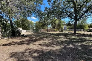 1103 S 49th St, Temple, TX 76504 - Photo 13