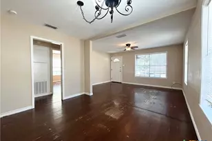 1103 S 49th St, Temple, TX 76504 - Photo 5