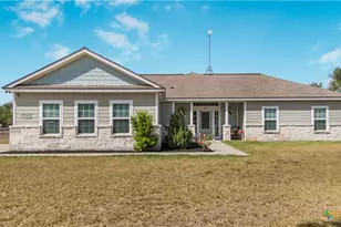 584 Post Oak Dr, Victoria, TX 77905 - Photo 1