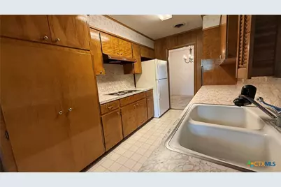 203 Longfellow Lane, Victoria, TX 77904 - Photo 11