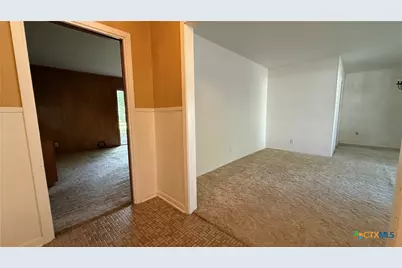 203 Longfellow Lane, Victoria, TX 77904 - Photo 5