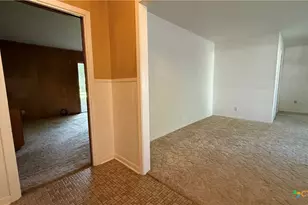 203 Longfellow Ln, Victoria, TX 77904 - Photo 5