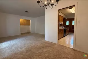 203 Longfellow Ln, Victoria, TX 77904 - Photo 7