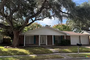 203 Longfellow Ln, Victoria, TX 77904 - Photo 1