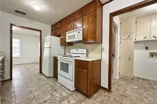 1904 Hill St, Killeen, TX 76543 - Photo 11