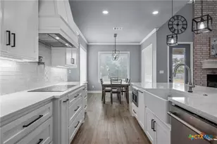 10281 Creekside Ln, Woodway, TX 76712 - Photo 11