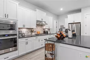 1355 Dancing Oak Ln, San Marcos, TX 78666 - Photo 11