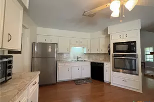 141 Seascape Dr, Port Lavaca, TX 77979 - Photo 21