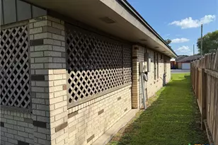 141 Seascape Dr, Port Lavaca, TX 77979 - Photo 9