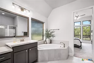 358 Bridle Trl, New Braunfels, TX 78132 - Photo 19