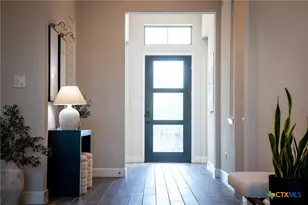 358 Bridle Trl, New Braunfels, TX 78132 - Photo 3