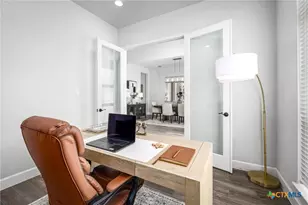 358 Bridle Trl, New Braunfels, TX 78132 - Photo 7