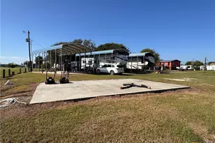 193 Silk Stocking St, Port Lavaca, TX 77979 - Photo 5