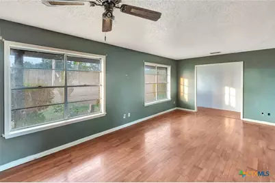 113 Wearden Drive, Victoria, TX 77904 - Photo 5