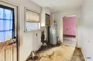 113 Wearden Dr, Victoria, TX 77904 - Photo 11