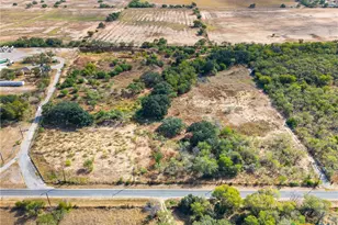 17520 Jackel Rd, Von Ormy, TX 78073 - Photo 3