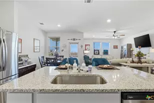 437 Signe, Seguin, TX 78155 - Photo 13