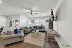 437 Signe, Seguin, TX 78155 - Photo 7