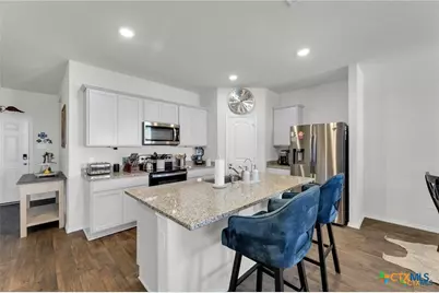 437 Signe, Seguin, TX 78155 - Photo 3