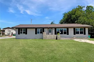 1311 W Main St, Gatesville, TX 76528 - Photo 1