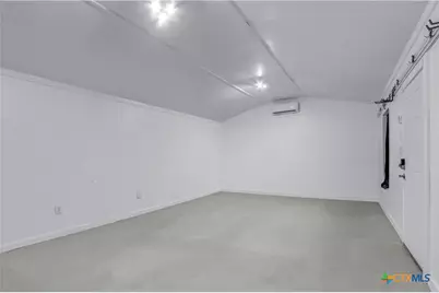 526 Walnut Heights Boulevard, New Braunfels, TX 78130 - Photo 25