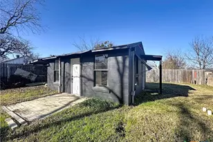 1103 Waco St, Gatesville, TX 76528 - Photo 9