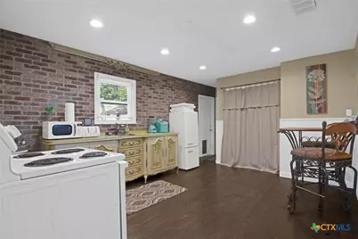 1236 S Academy Avenue, New Braunfels, TX 78130 - Photo 9