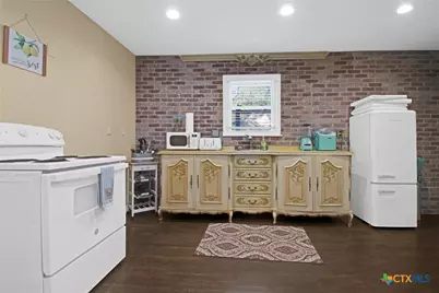 1236 S Academy Avenue, New Braunfels, TX 78130 - Photo 7