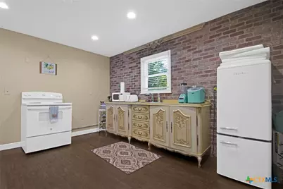 1236 S Academy Avenue, New Braunfels, TX 78130 - Photo 5