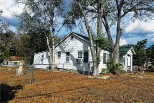 701 W May St, Yoakum, TX 77995 - Photo 33