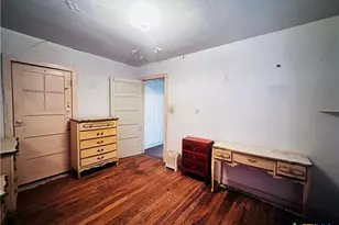 701 W May St, Yoakum, TX 77995 - Photo 9