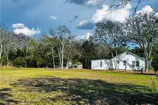 701 W May St, Yoakum, TX 77995 - Photo 29